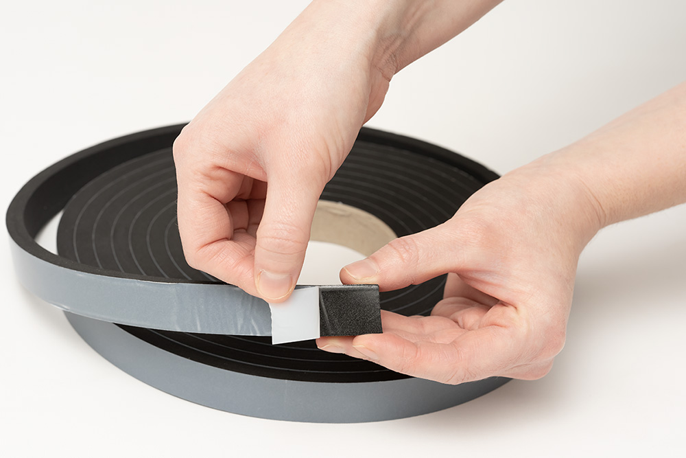 Artikelbild EPDM Zellkautschuk Dichtungsband einseitig selbstklebend Länge 10 Meter Dicke 6mm Breite 9mm