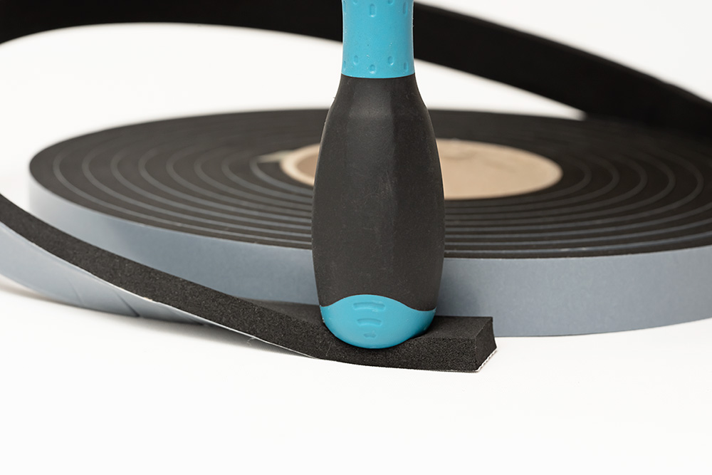 Artikelbild EPDM Zellkautschuk Dichtungsband einseitig selbstklebend Länge 10 Meter Dicke 6mm Breite 9mm